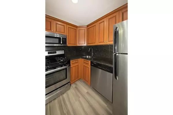 Commack, NY 11725,45 Fairfield WAY #LA06