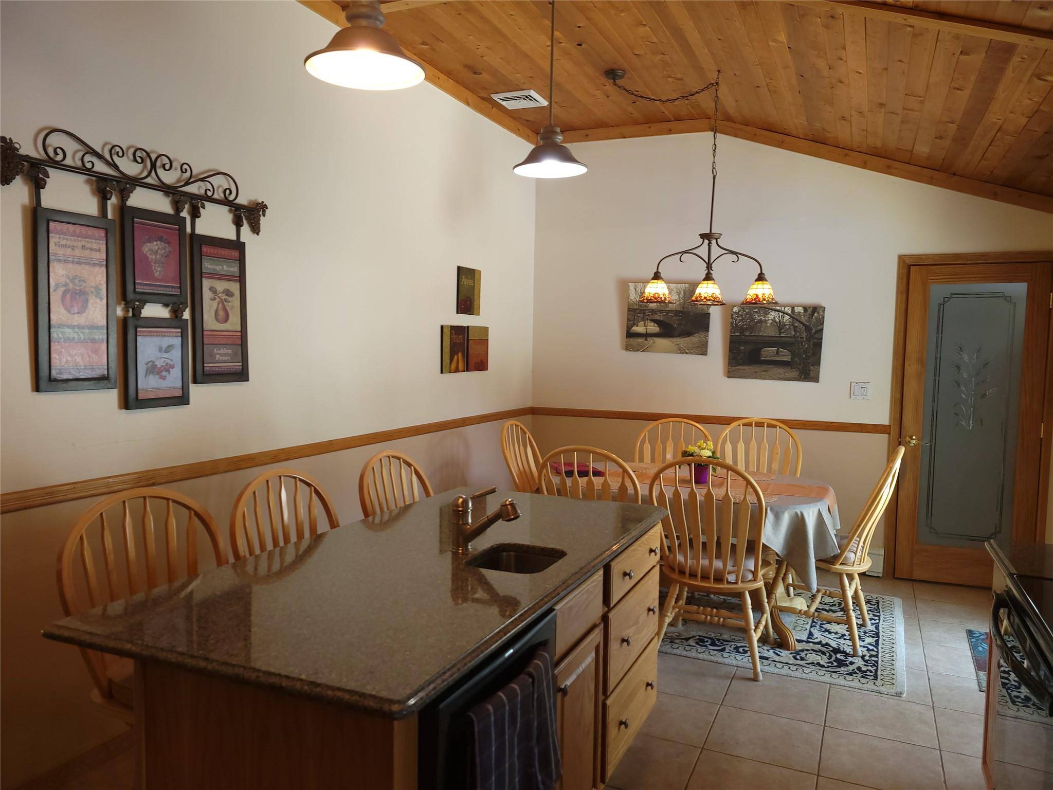 Hampton Bays, NY 11946,6 Westerly CT
