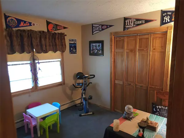 Hampton Bays, NY 11946,6 Westerly CT