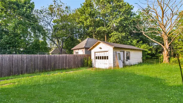 Massapequa, NY 11758,9 E Hamilton AVE