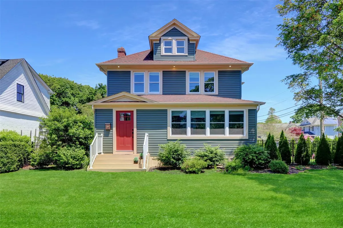 Sayville, NY 11782,167 Foster AVE
