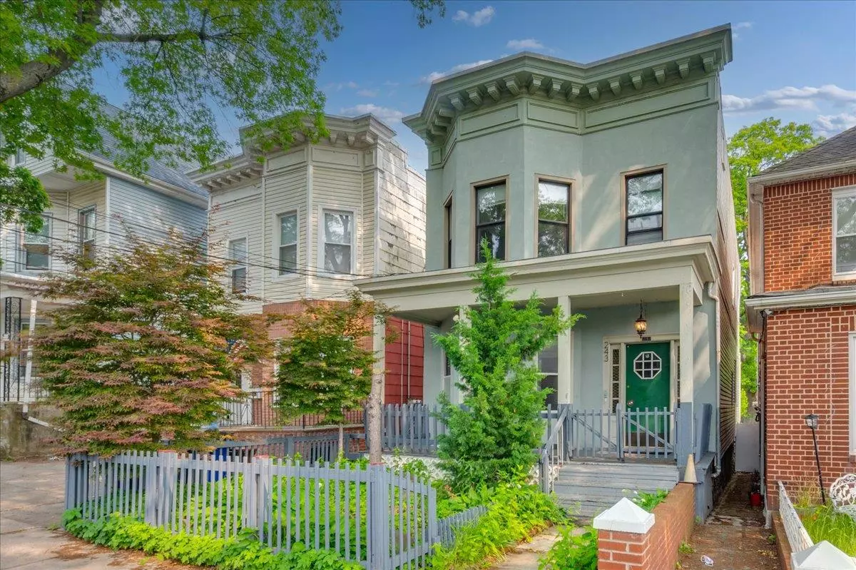Bronx, NY 10470,243 E 234th ST