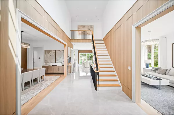 Great Neck, NY 11021,7 Mirrielees RD