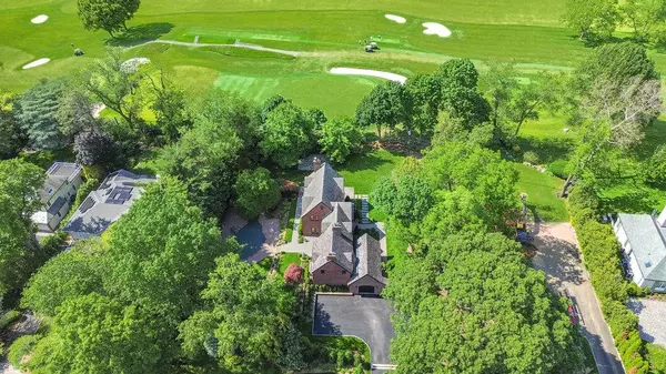 Port Washington, NY 11050,38 Country Club DR