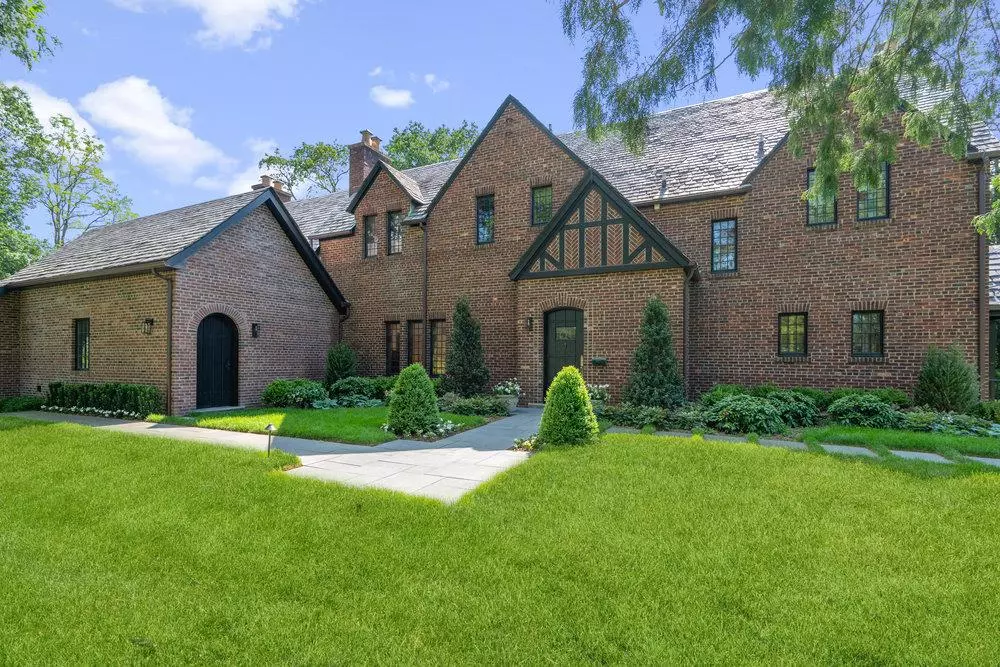 Port Washington, NY 11050,38 Country Club DR
