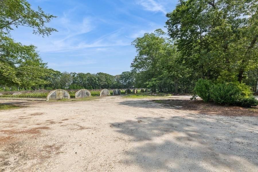 Jamesport, NY 11901,550 / 538 Herricks LN