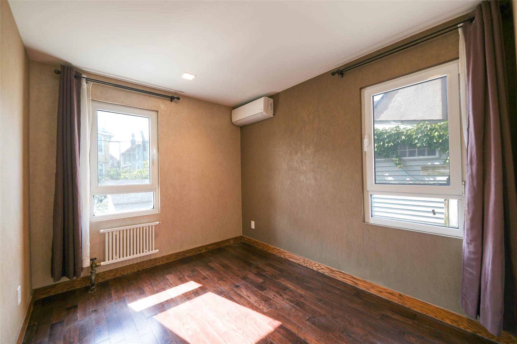 Flushing, NY 11358,4328 160th ST #floor 1