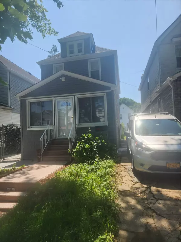 88-38 201st ST, Hollis, NY 11423