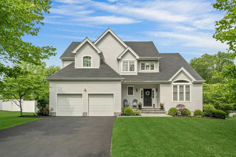 3 Vista DR, Baldwin Place, NY 10505