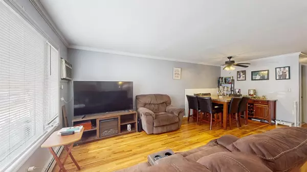 Howard Beach, NY 11414,156-40 76th ST