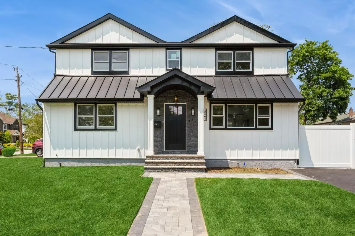 North Merrick, NY 11566,1541 Midian ST