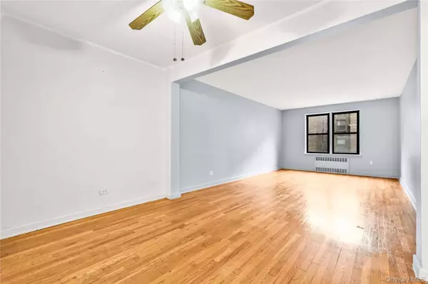 Jackson Heights, NY 11372,37-50 87th ST #4A