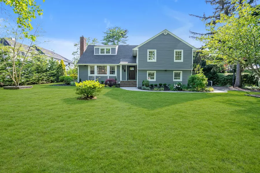 56 Washington AVE, Garden City, NY 11530