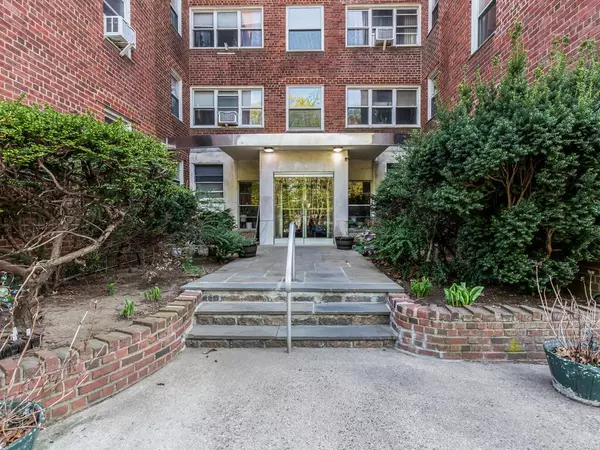 1234 Midland AVE #5C, Bronxville, NY 10708