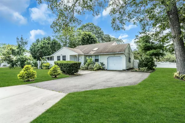 Selden, NY 11784,40 King AVE