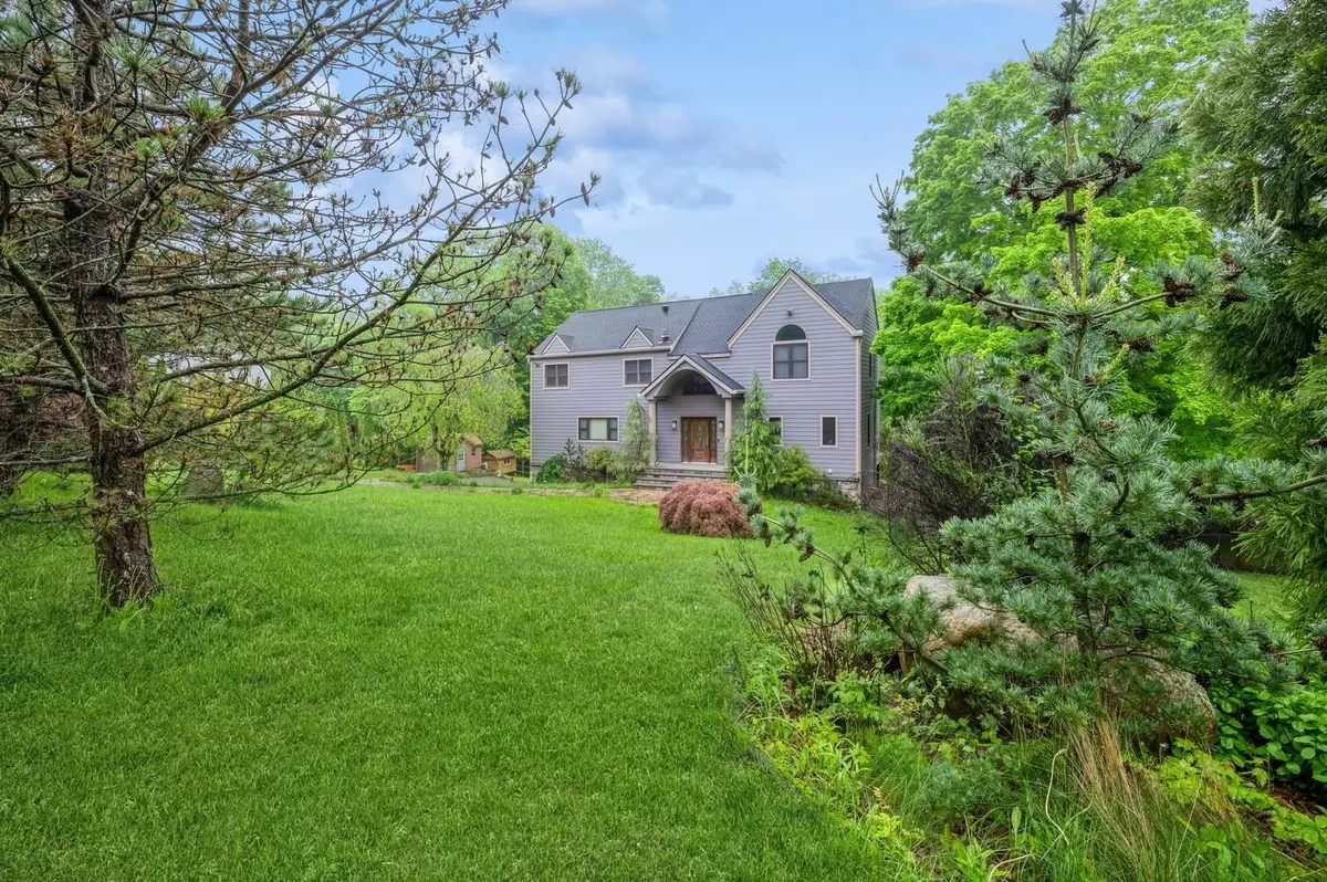 Mahopac, NY 10541,56 Hillside TER