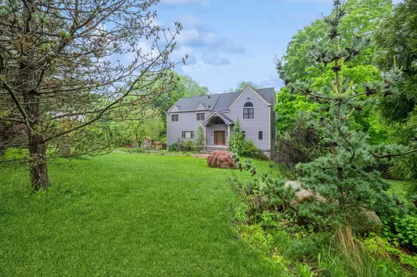 56 Hillside TER, Mahopac, NY 10541