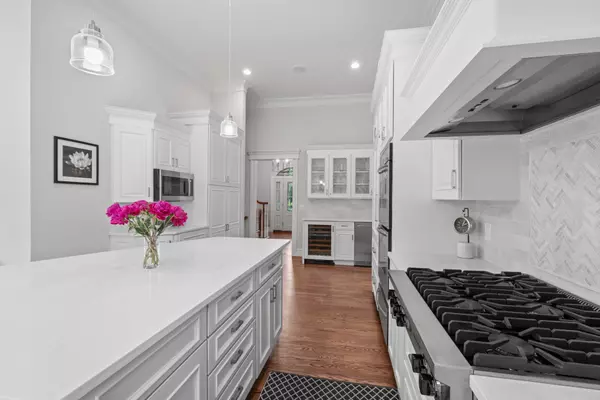 Huntington, NY 11743,30 Salem Ridge DR