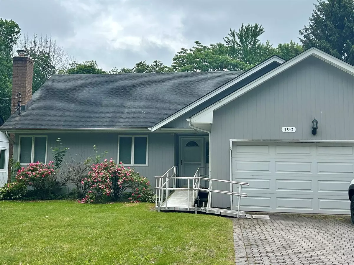 Huntington, NY 11743,190 Woodbury RD