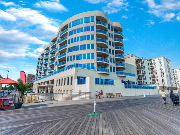 Long Beach, NY 11561,403 E Boardwalk #806