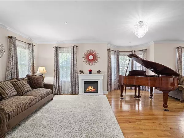 Harrison, NY 10528,283 Harrison AVE