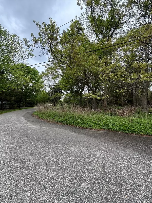 Hampton Bays, NY 11946,20 & 22 Grant BLVD