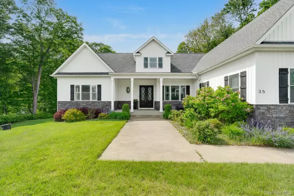 Hopewell Junction, NY 12533,35 Biltmore DR