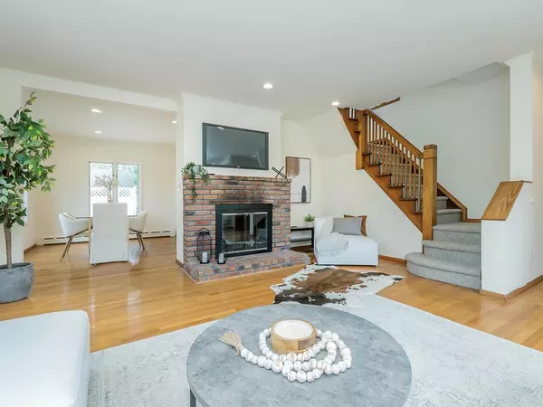Port Washington, NY 11050,21 Herbert AVE