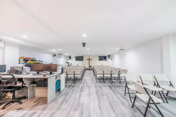 Flushing, NY 11355,132-16 MAPLE AVE #A