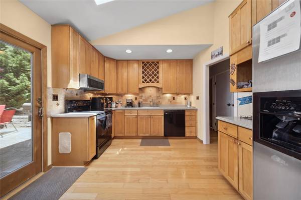 Ronkonkoma, NY 11779,415 Fir Grove RD