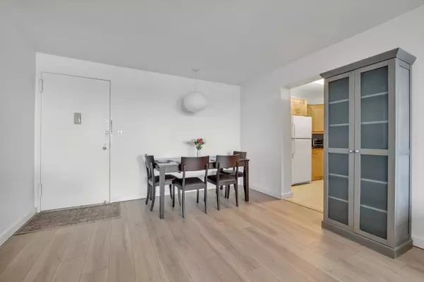 Bayside, NY 11360,2 Bay Club DR #2B