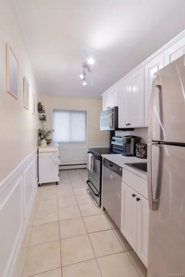 Islip, NY 11751,2449 Union BLVD #Building J,  Unit #36A