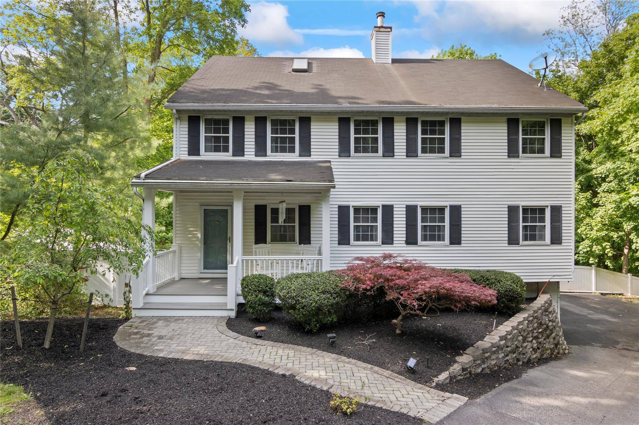 319 Thompson ST, Port Jefferson, NY 11777