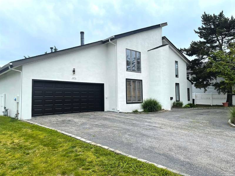 94 CAYUGA AVE, Atlantic Beach, NY 11509
