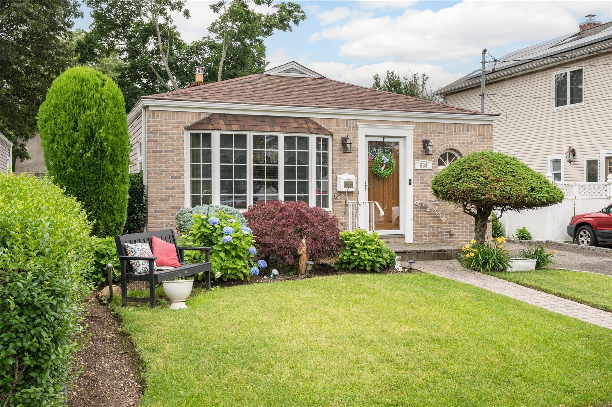 530 Willow ST, South Hempstead, NY 11550