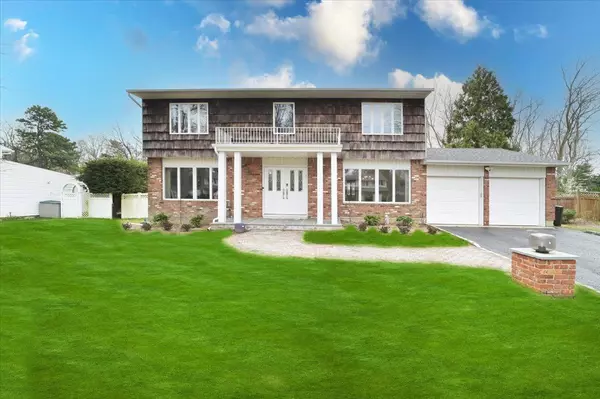7 Peppermill CT, Commack, NY 11725