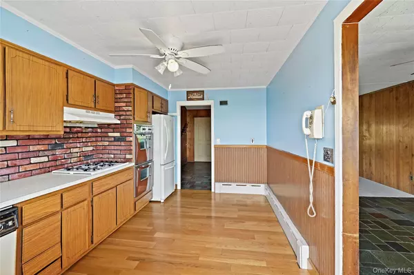 Yonkers, NY 10701,54 Albemarle PL