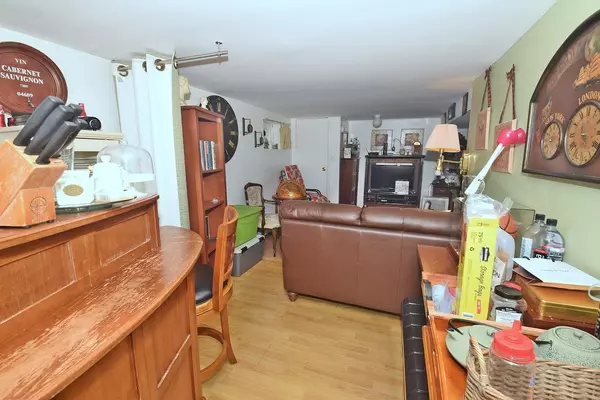 Jamaica Hills, NY 11432,8102 164th PL