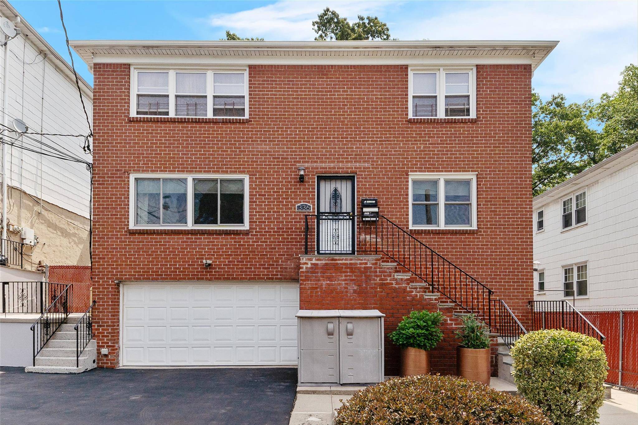 336 Mile Square RD #2, Yonkers, NY 10701