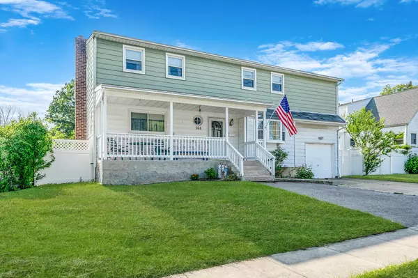 144 Roosevelt AVE, Massapequa Park, NY 11762