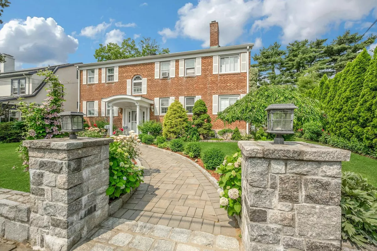 New Rochelle, NY 10801,38 Pelhamside DR