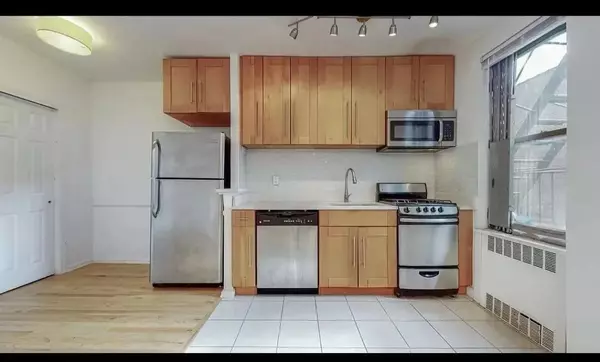Forest Hills, NY 11375,67-40 Yellowstone BLVD #7A