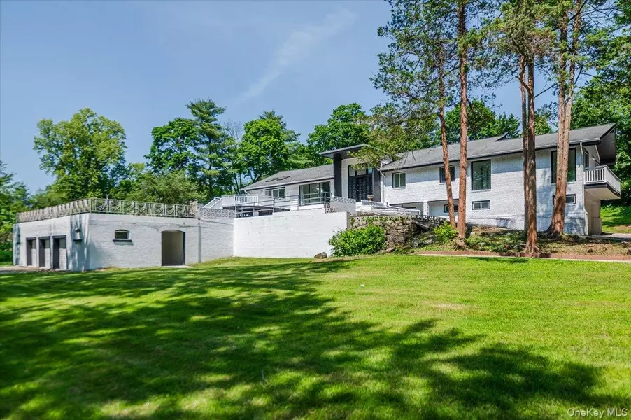 452 E Shore RD, Great Neck, NY 11024