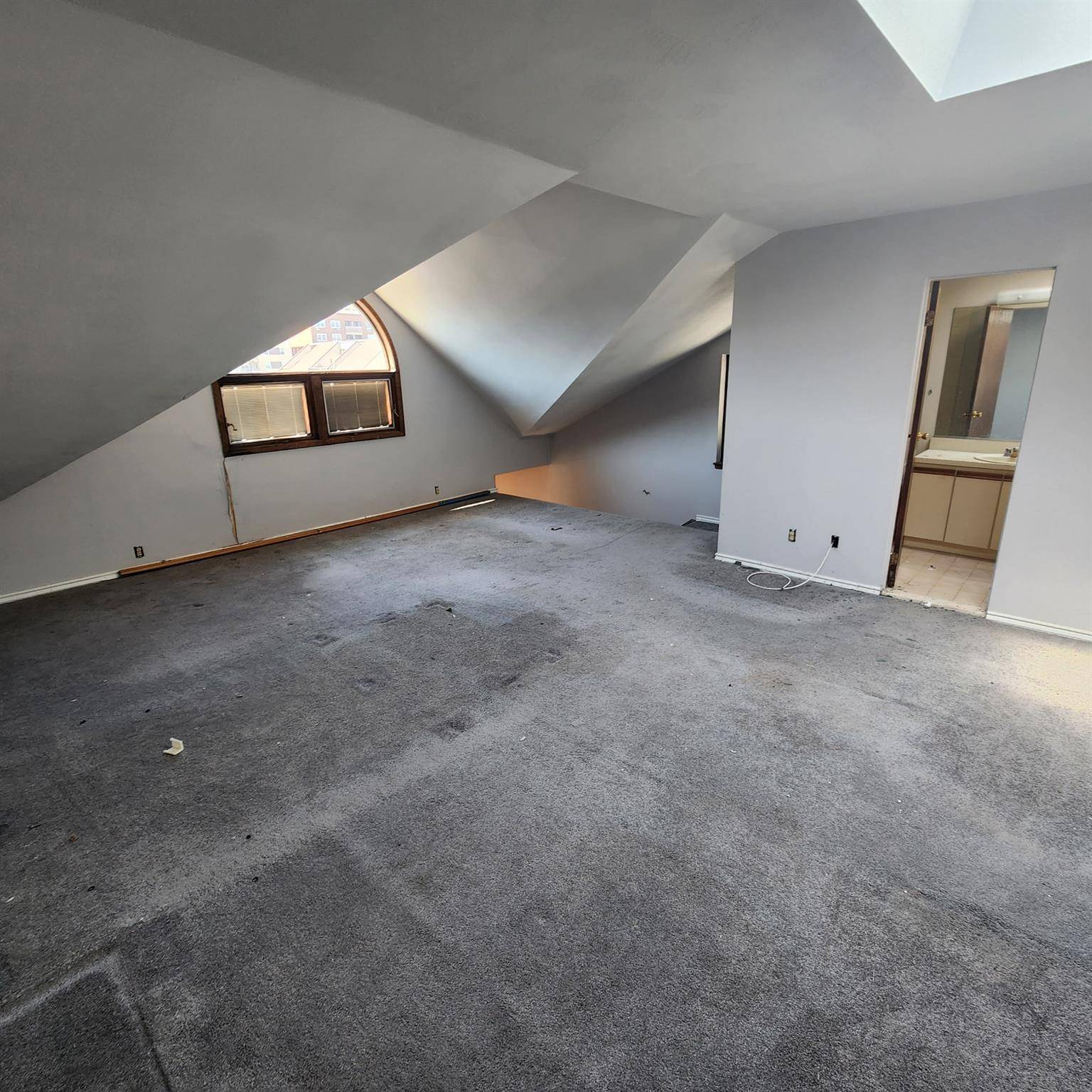 Long Beach, NY 11561,639 E Broadway #5