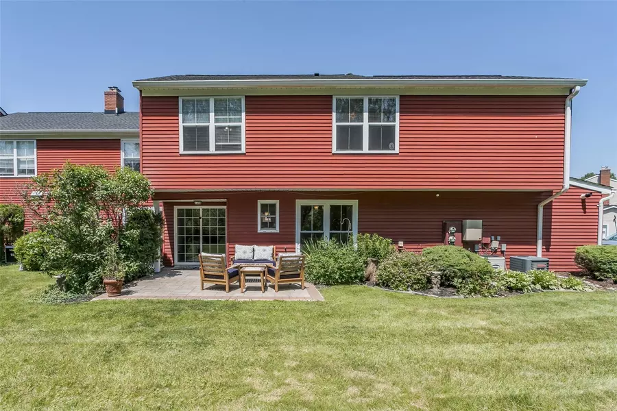 15 Candlestick CT, Warwick, NY 10990
