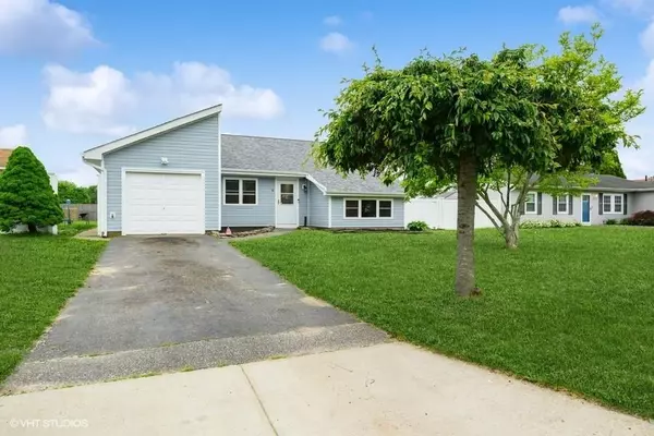 Bellport, NY 11713,8 Michael AVE