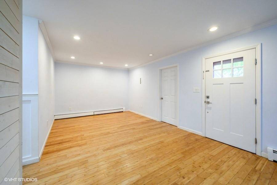 Bellport, NY 11713,8 Michael AVE