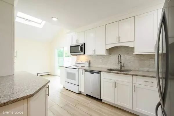 Bellport, NY 11713,8 Michael AVE