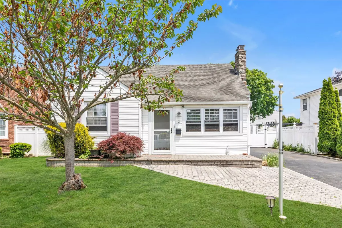 Bellmore, NY 11710,2 Madison AVE