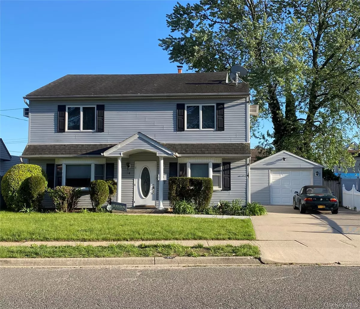 Levittown, NY 11756,74 Old Farm RD